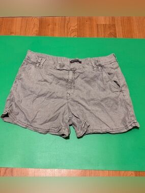 Level 99 Anthropologie Light Gray Linen Blend Shorts - Size 31 - Relaxed Fit